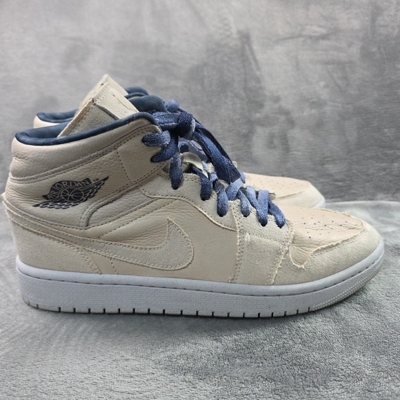 Size 10.5 - Air Jordan 1 SE Mid Sanddrift W
